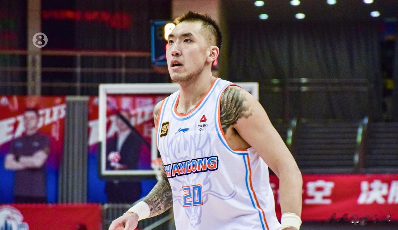 山东胜广州，为啥这么难？本场比赛的陶汉林可谓赢球的关键砍下16分8篮板，要不然