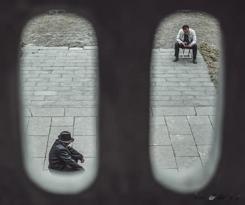 为何大家都说人生的容错率大得超乎想象？因为这是假的，老弟。人生根本不存在所谓