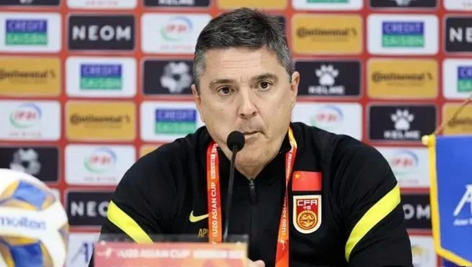 一针见血，U23国足0-4日本，赛后主帅安东尼奥说出3点看法：这场0-4很直