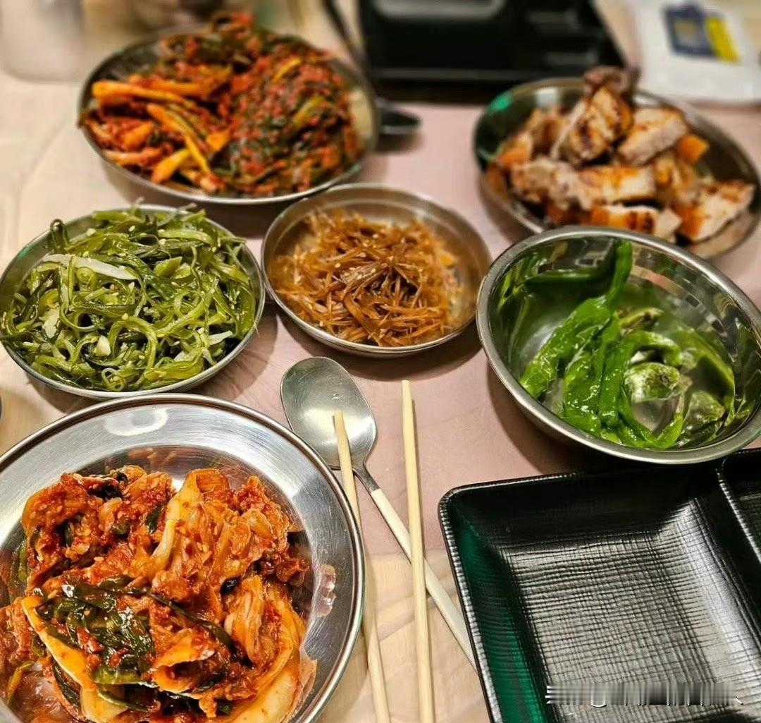 2025年11月24日，有消息传出Faker与前星际争霸职业选手Boxer（林耀