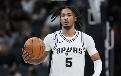 今天对卡斯尔是很好的一个考验相信大家都记得上次卡斯尔打2号拉垮了，靠最后时刻