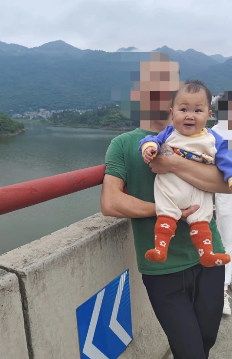 今晚公婆又过来了我删了他们的指纹，所以是我开的门。进来就说“为什么打不开啊，