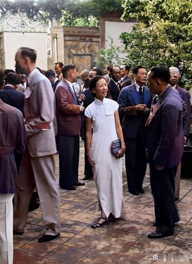 这才是林徽因真容，可不是演员演的！这张珍贵老照片摄于1939年，当时林徽因在云南