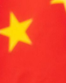 中方已做好准备应战，美国硬逼中国交1750亿罚款，王毅强势还击！这次美国彻底不藏