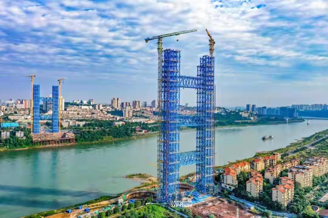 【冲刺双塔封顶！泸州长江五桥进度更新→】今年，泸州迎来了一项令人振奋的重大工