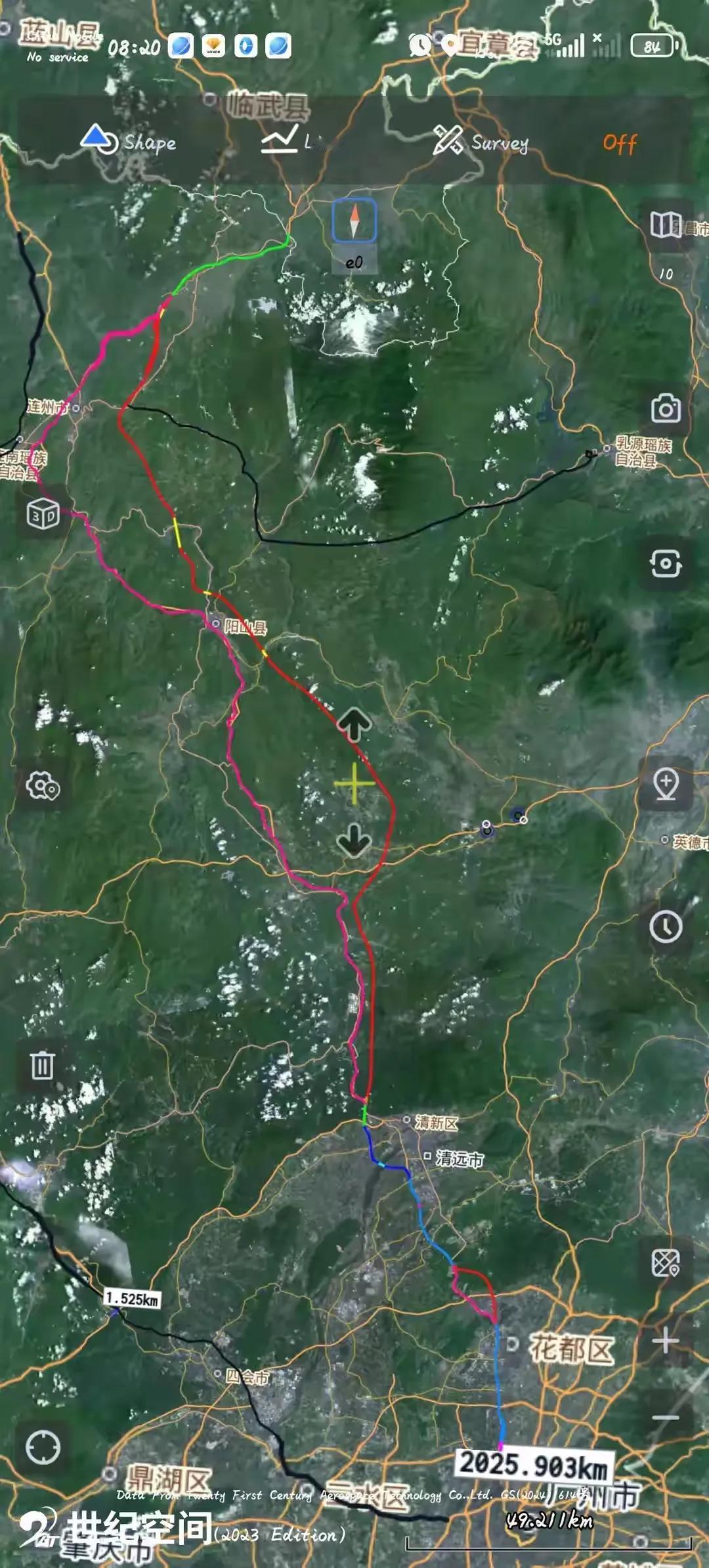图中许广高速绿线段及蓝线段为必须尽快扩建成双向八车道的路段，其中蓝线段为双向六车