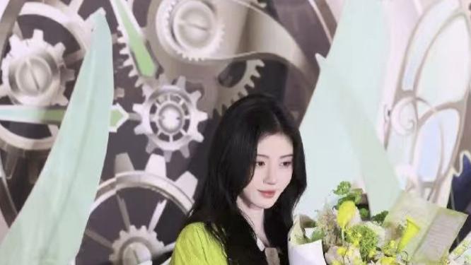 鞠婧祎的《万花世界》携一束繁花, 赴新程