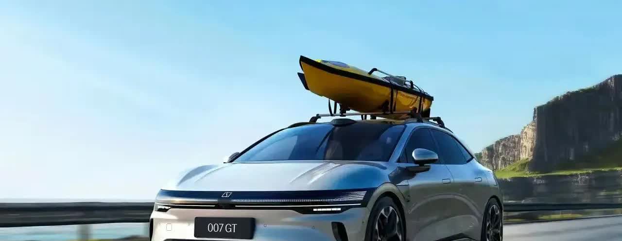 国产汽车质量前8：第1名：一汽红旗第2名：奇瑞汽车第3名：长安汽车
