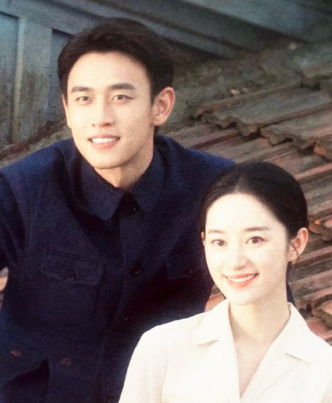 姐姐姐夫直播就在隔壁姐夫这嘴角都快咧到耳根了，全程明晃晃的甜，真的收一收啊，牙都