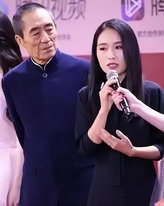 张艺谋的女儿张末曾写道：“我到现在也不明白，像巩俐这样的大明星，她和我爸爸在一起