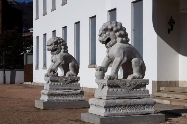 诚意满满！李在明这次来，赠还了一对清代石狮像。而这个石狮子来历不小，是日本从中国