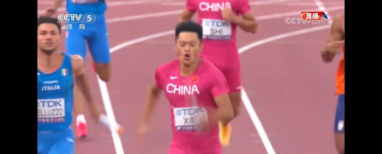 中国男子4×100米接力赛为什么没有进入决赛？第一，三四棒交接不够流畅自然，出