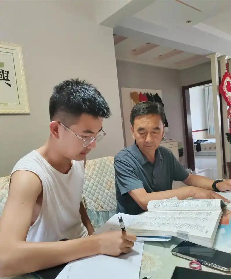 寒窗苦读在当下这个环境中到底还值不值得？考学还是不是普通人唯一的出路？如果说普通