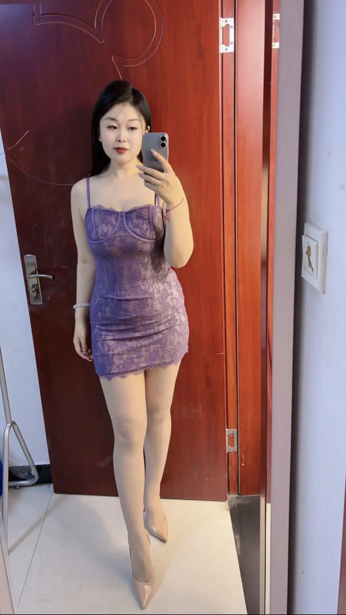 高跟鞋👠好还是凉鞋👡好
