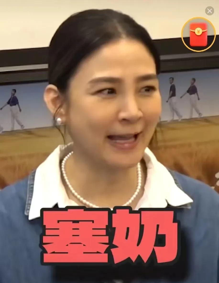洪小玲生完孩子后说：“我给孩子喂的是母乳，但我不知道母乳要定时排空，然后我就严重