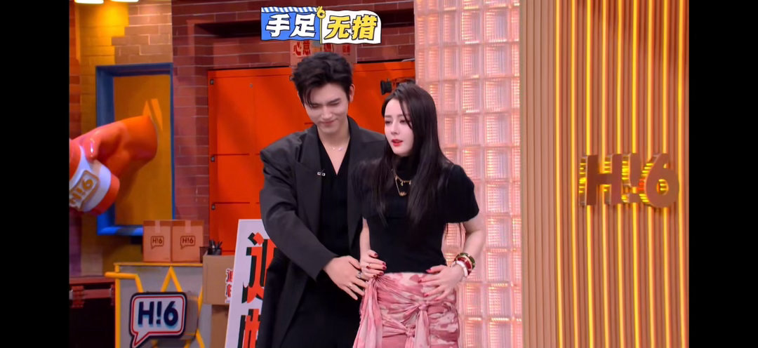 陈飞宇很忙但不知道在忙什么热巴好会跳，飞宇也是个男的（帅哥）….哈哈哈哈主打一个