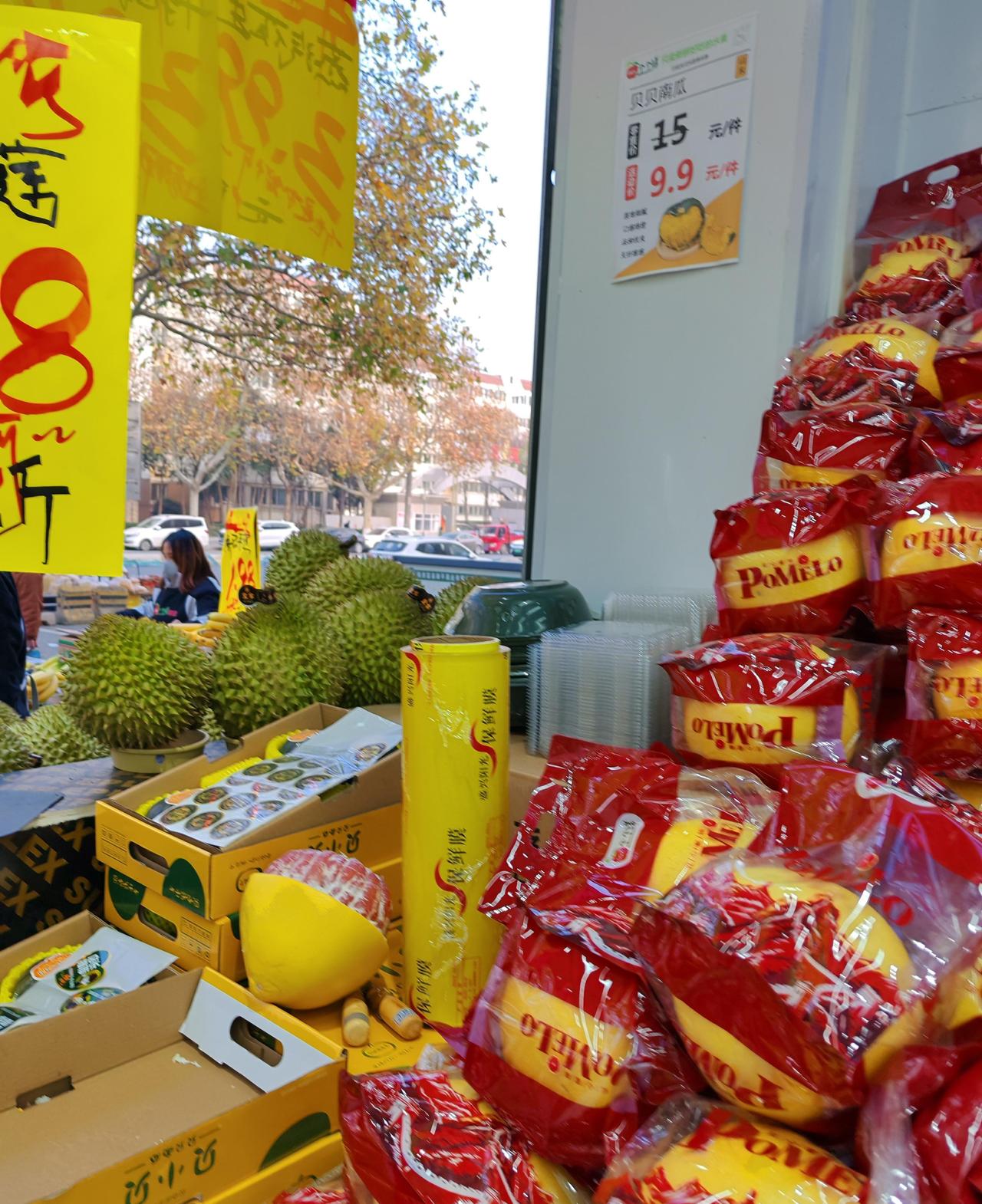 铁打的营盘流水的兵12月6日，陕西西安。我家小区附近的火锅店关门了，招商了一个