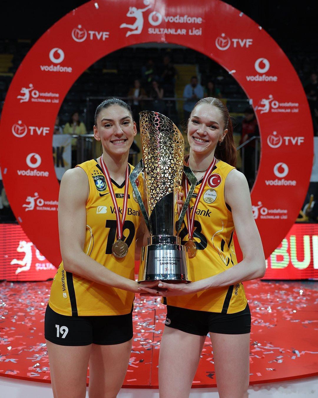 排球📊土超女排总决赛5场，玛丽娜.马尔科娃与蒂亚纳.博斯科维奇的数据汇总?