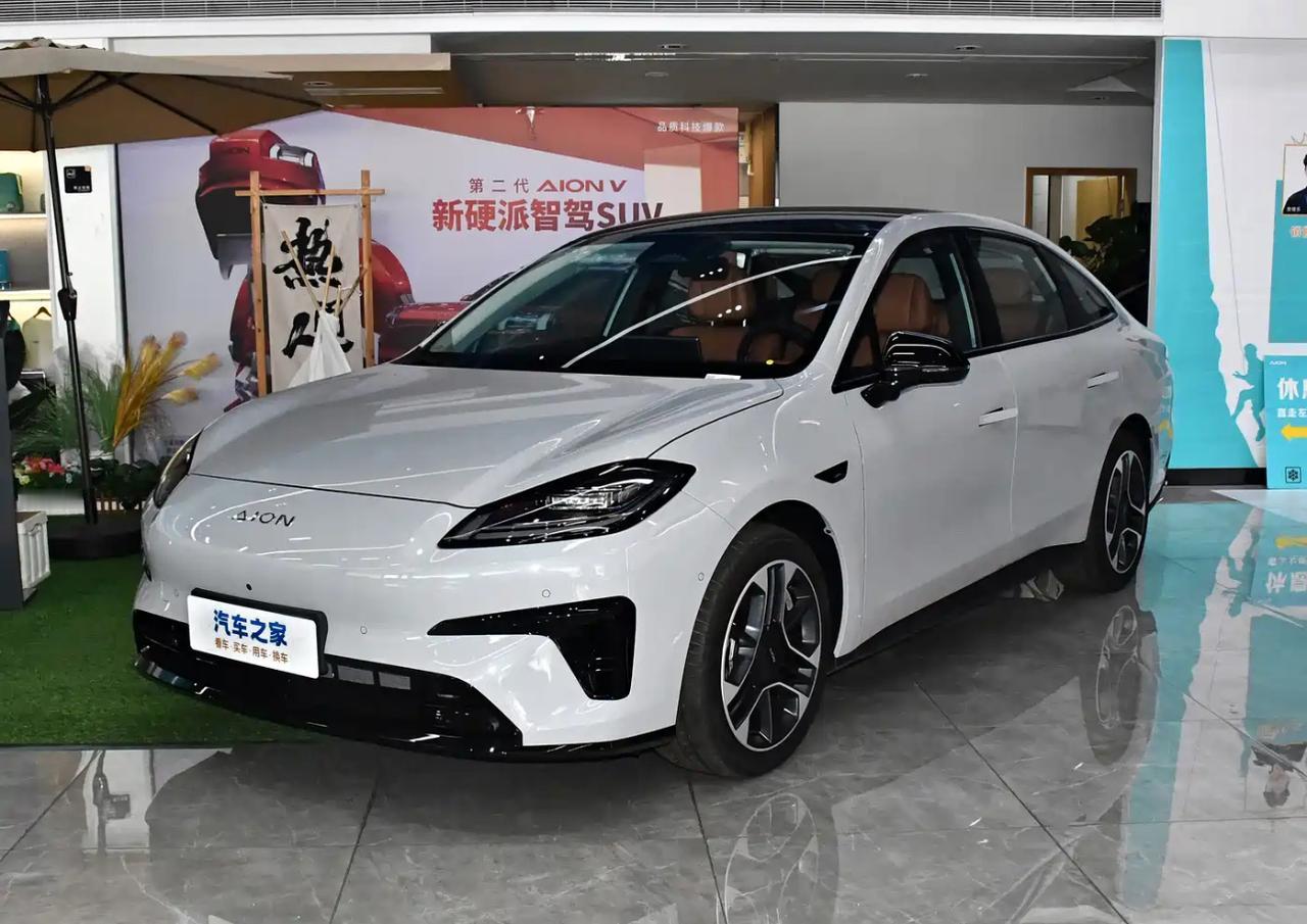 2026款埃安RT2026款埃安RT定位家用纯电轿车，整体表现均衡务实，很适