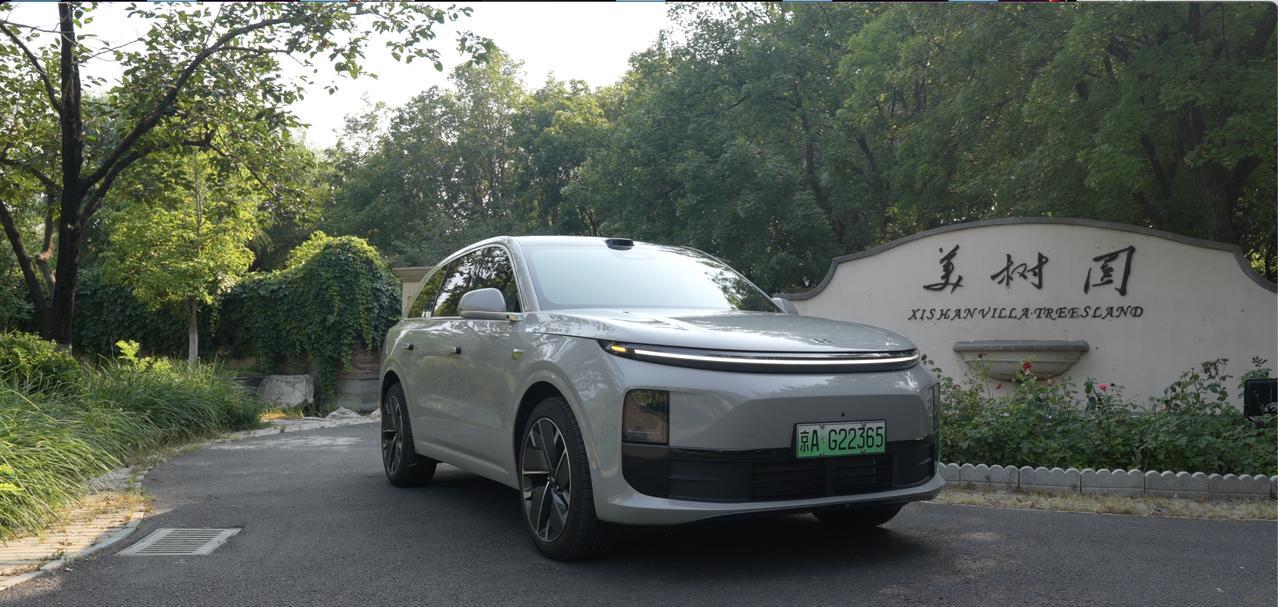 提理想L6两周后，总在想：30万买辆没第三排的SUV，亏吗？By【工科女的车库