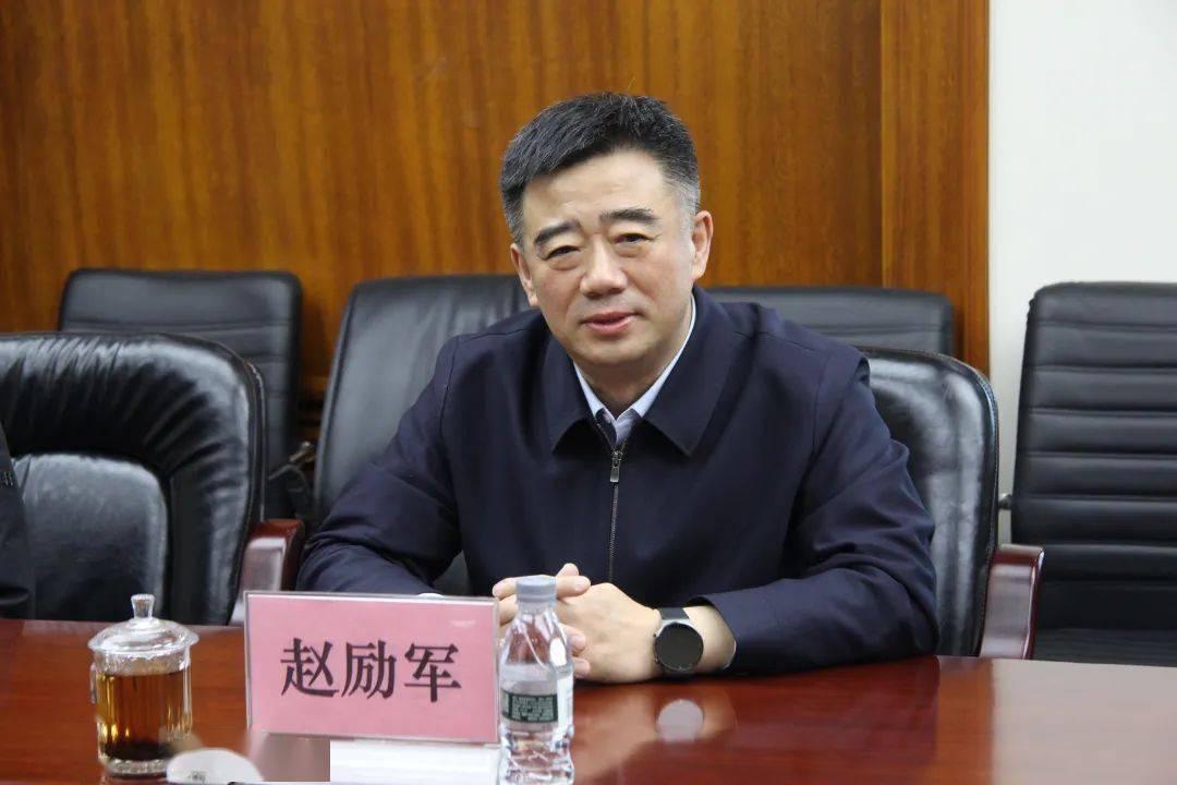 59岁的赵励军，最终还是倒在了退休的门槛上。2023年4月，赵励军从绥化任上升任