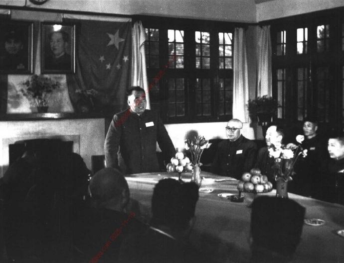 1954年4月24日，朱德视察南京军事学院时对该院领导干部讲话。