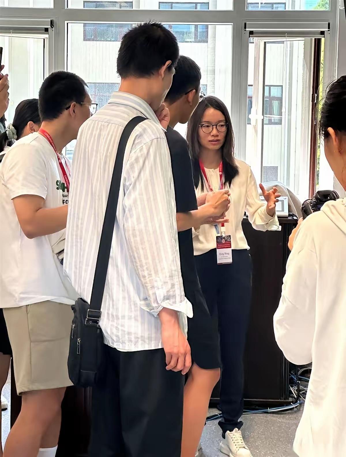 真心想劝北大教务处，别再安排韦东奕常规授课了，纯粹是浪费顶尖数学天才的天赋。同