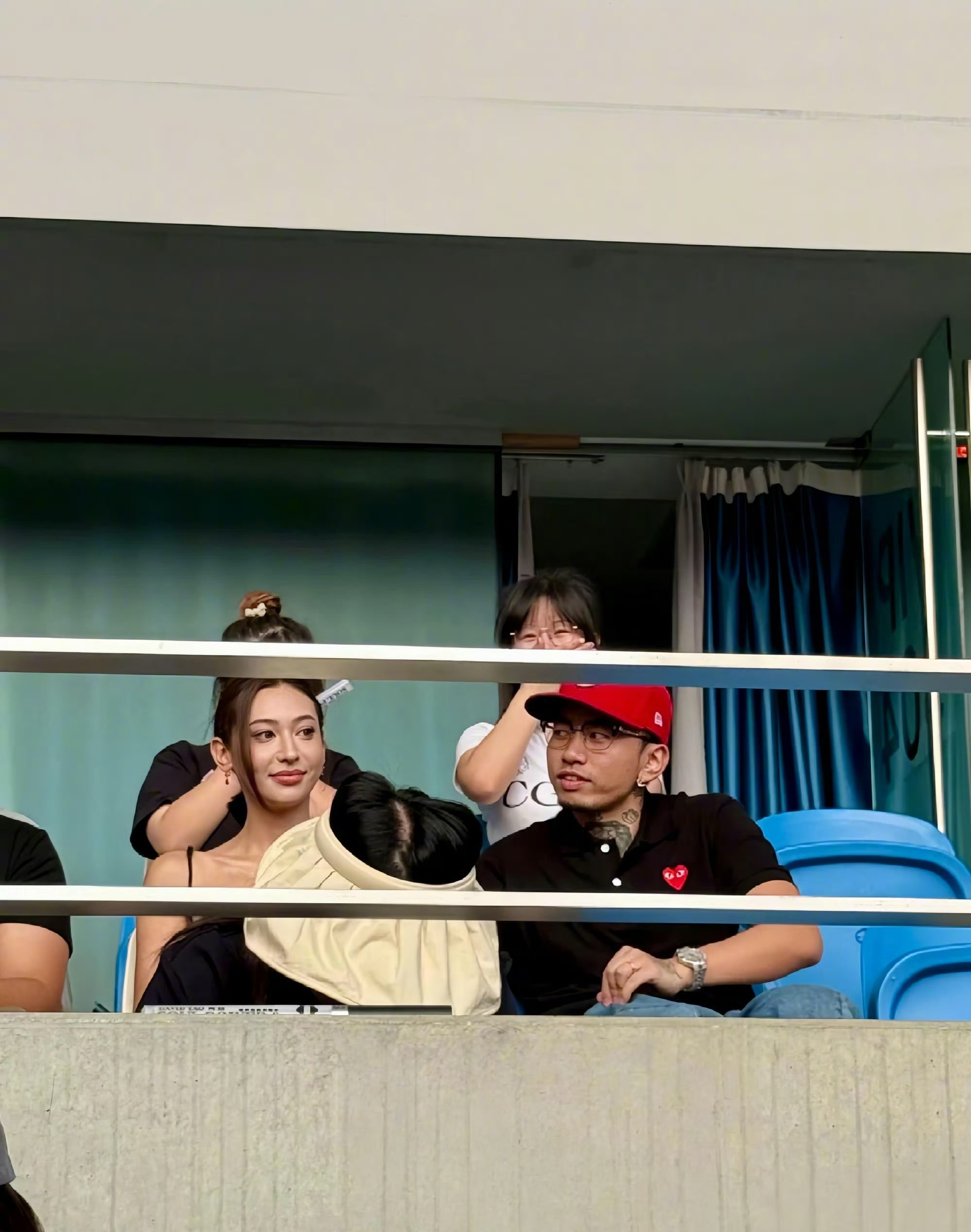 有点理解什么是“会rap是男人最好的医美”了，马思唯带新女友去听演唱会被偶遇，女