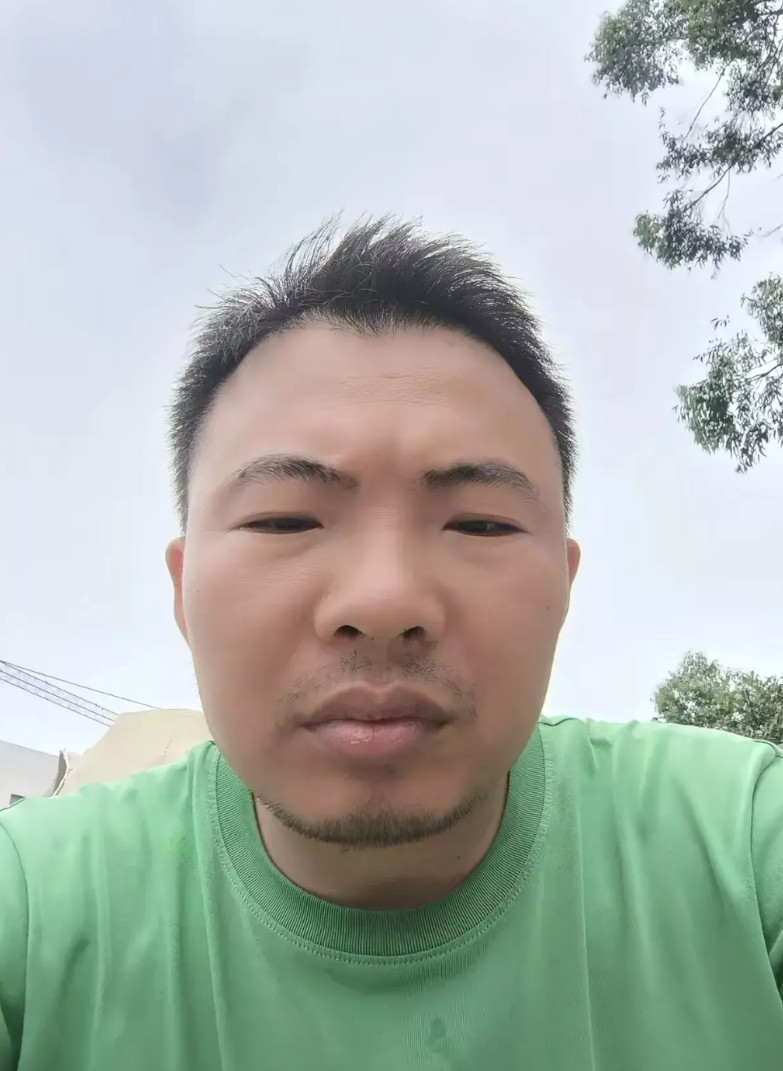 广西，有一名男子在网上诉苦，他今年39岁，未婚未育，今年4月份的时候，父亲因为患