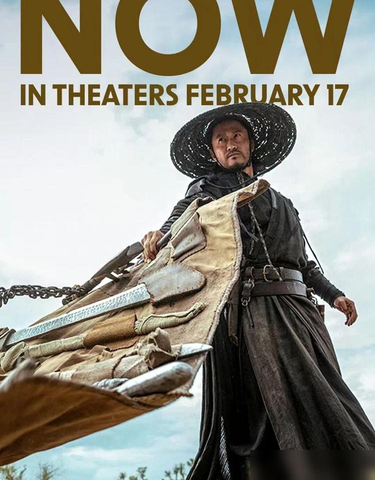 院线给吴京新片判了死刑，没想到观众拿真金白银把它从ICU里捞了出来，连着8天票房