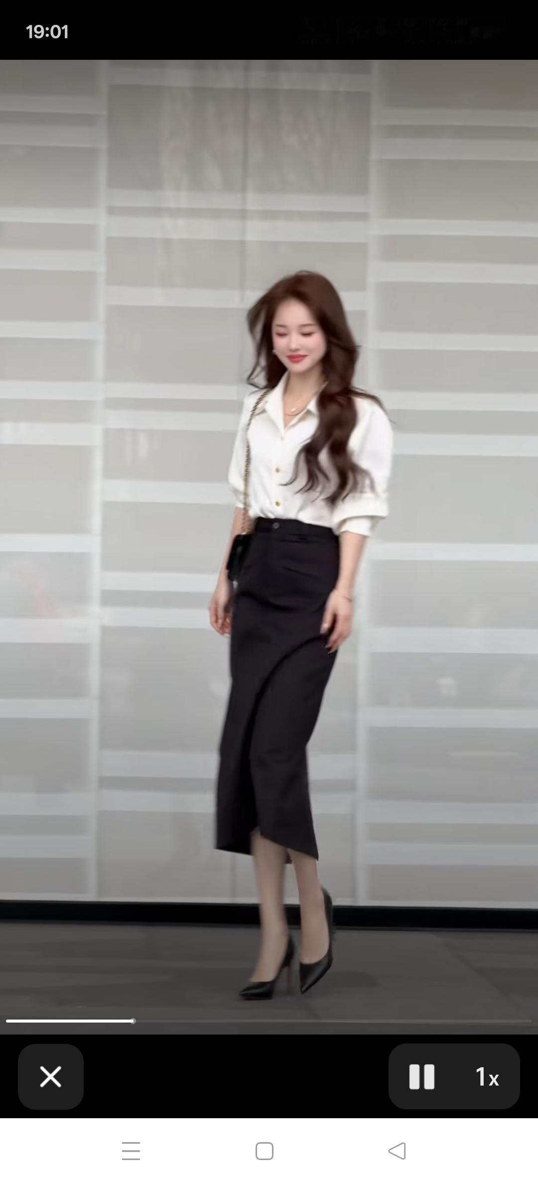 这个瞬间抓拍得特别到位！