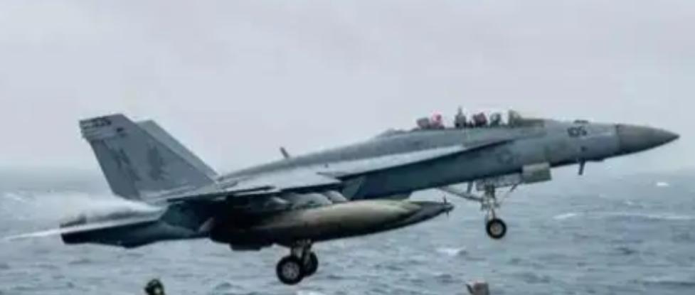 美军捞出南海坠毁2架军机，罕见声明引爆全球深海总是比海面更懂得什么叫做“代价”