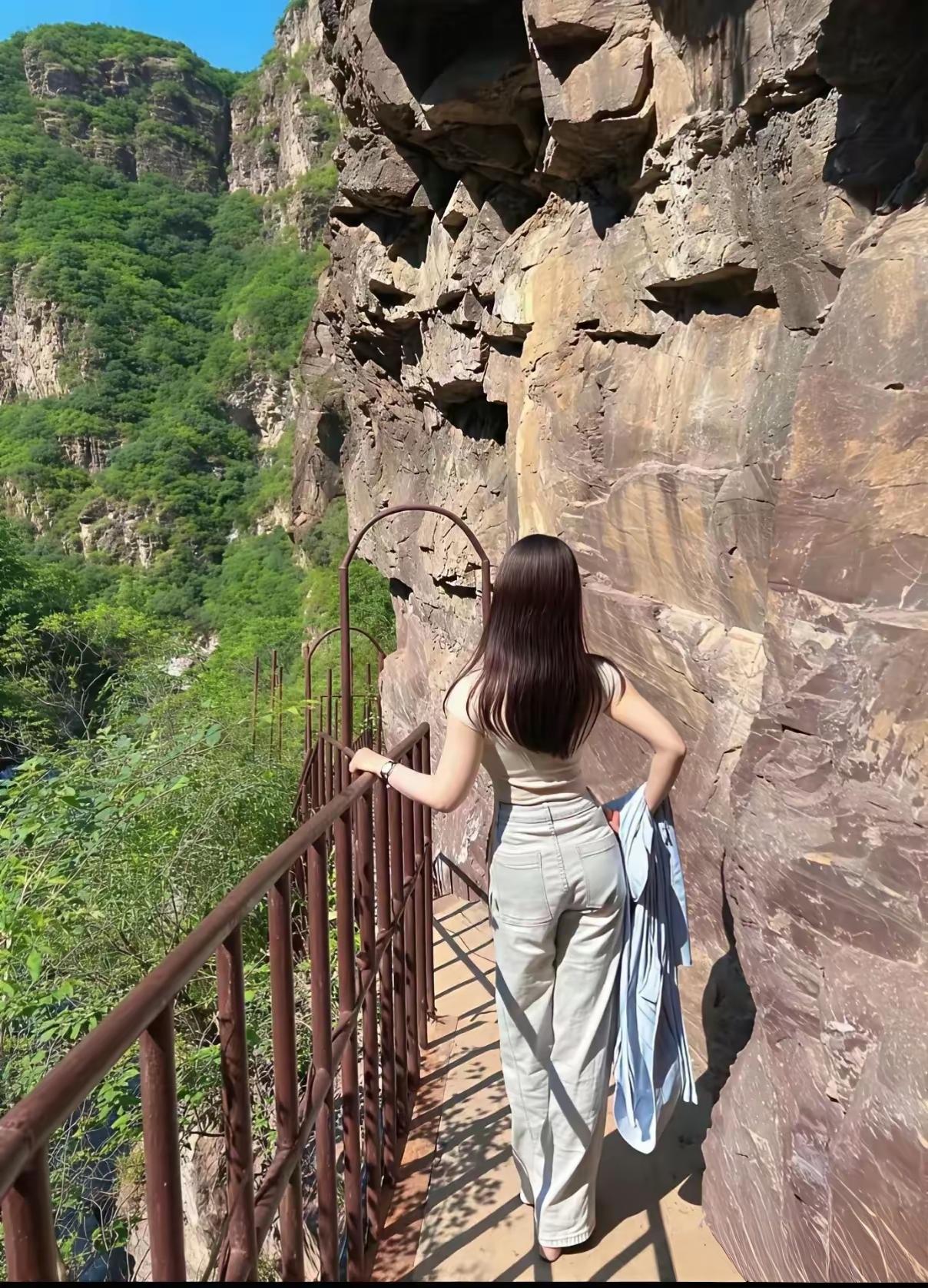 山间漫步，感受大自然的怀抱
