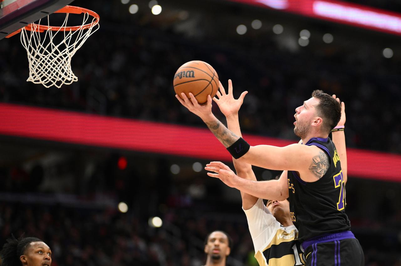 现代版的科比与奥尼尔将在NBA赛场上横空出世？当球迷看到这个观点之后，显然都炸锅