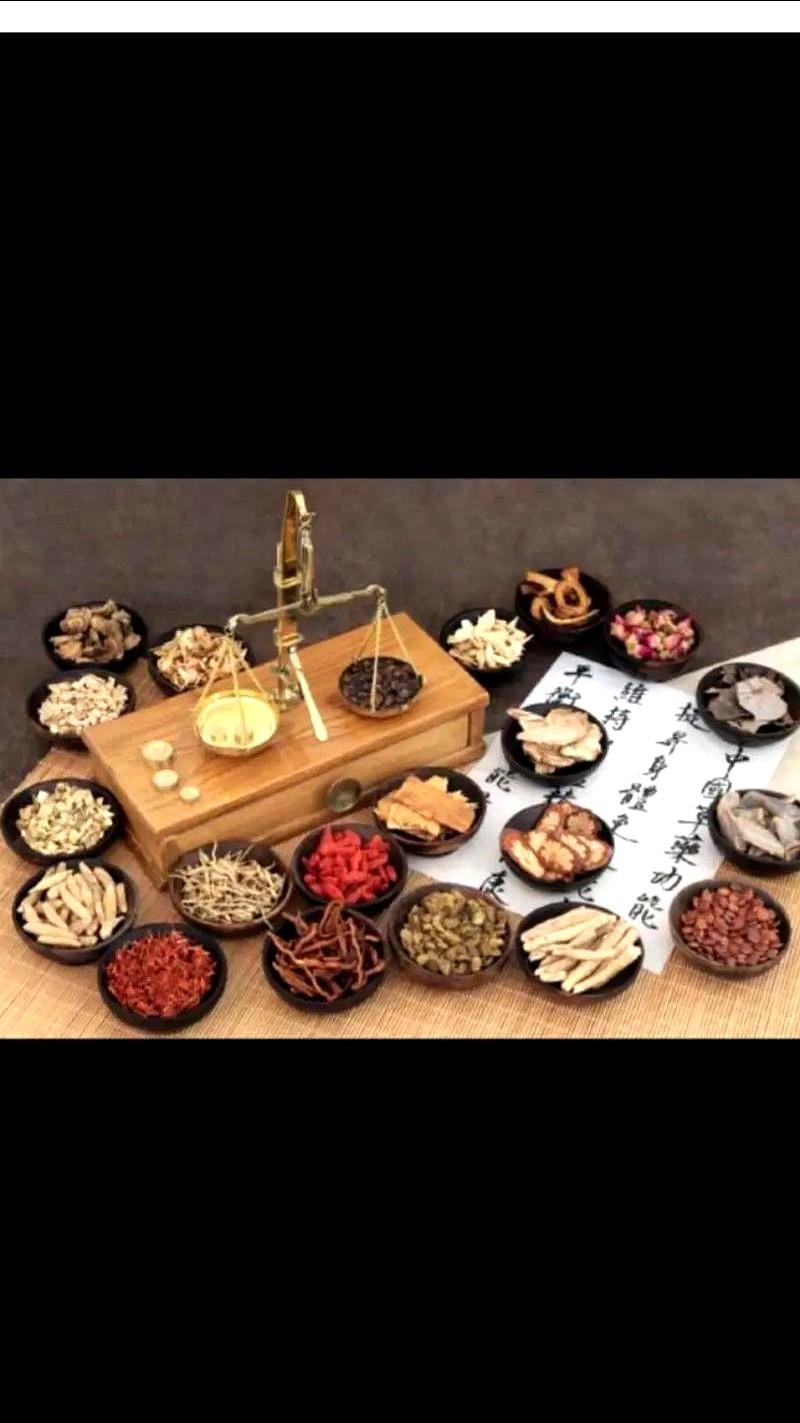 今年文科生又可以报中医了，以前一度不可以。他们把门槛一降再降，开始拉文科生来填