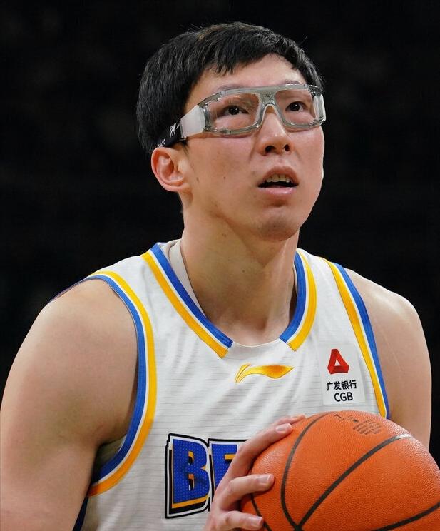 我勒个老天爷！周琦8罚0中！北京86-88不敌吉林，就输了2分球，你这8个罚