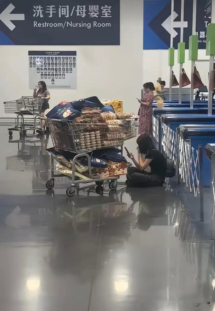 山姆的东西真那么好吗，买这么多，台风来都没她屯的多