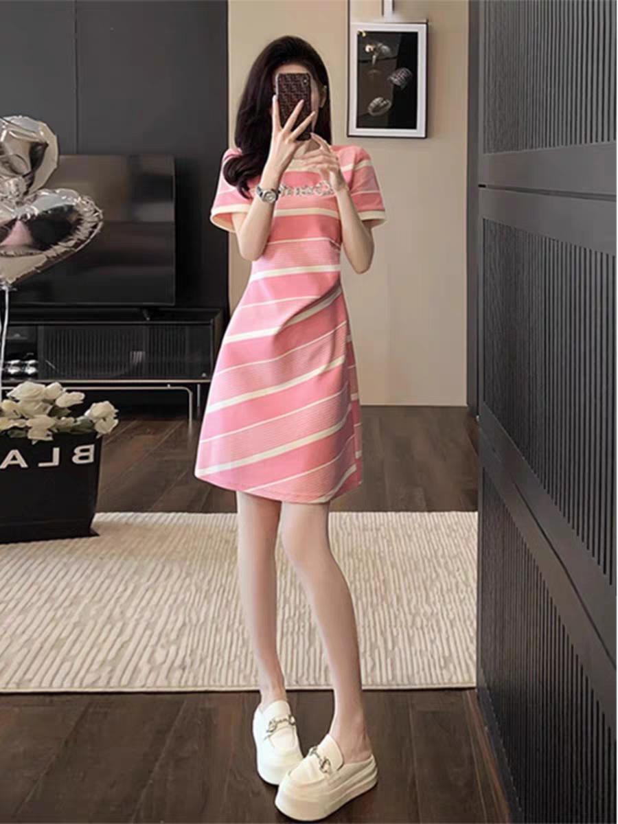 粉色法式连衣裙收腰洋气质显瘦条纹时尚休闲t恤裙子！