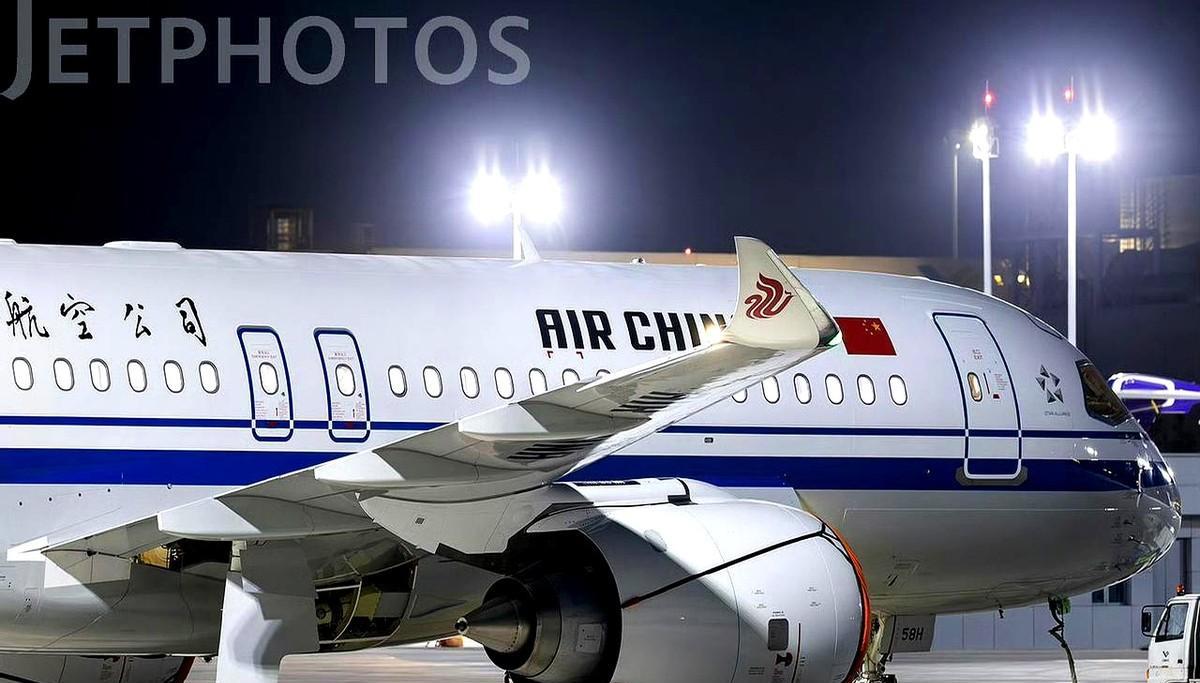 中国国际航空公司第4架C919曝光！说到这飞机，国内航司可是抢着要呢！据说光
