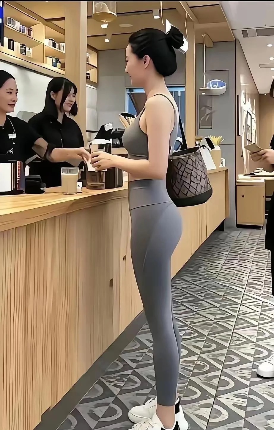 这样的裤子一般人不敢穿吧？