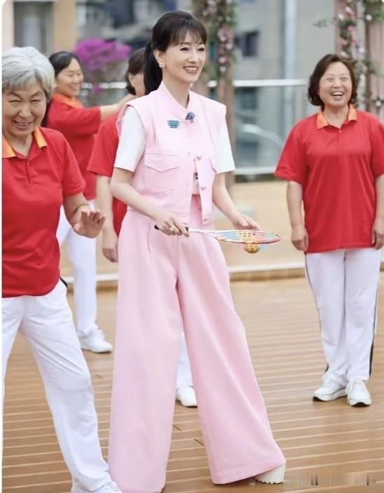 赵雅芝在演艺圈算得上十分特别，虽然已经70多岁，岁月好像没有在她身上留下太多痕迹