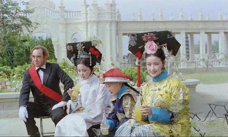 1983年，刘晓庆和陈烨、周洁合拍过电影《火烧圆明园》、《垂帘听政》。40多年