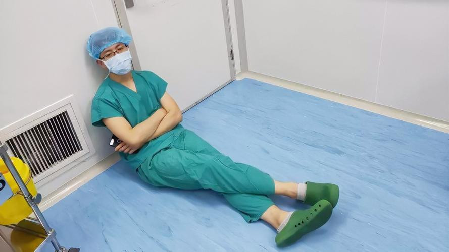 【国家卫健委对肖某引发舆情问题开展调查】医疗系统的腐败问题经年日久，是行业的“