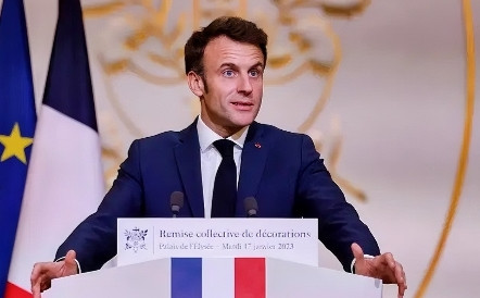 一片哗然！马克龙访问英国期间被曝指指点点，甚至要求英国减少对中国和美国的过度依赖