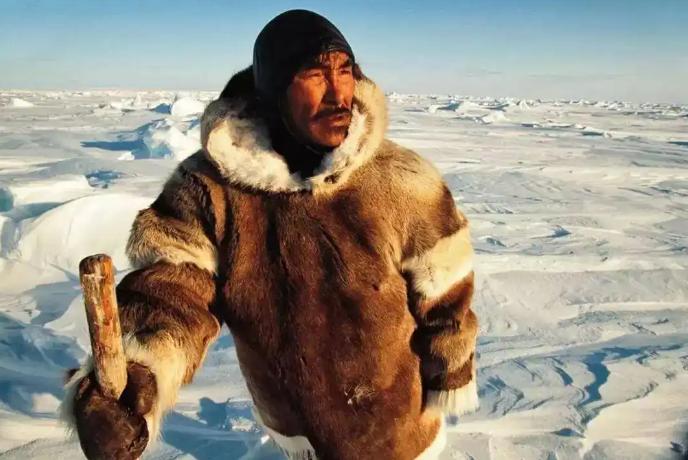 生活在格陵兰岛上的因纽特人，为什么长得有点像中国人？最近翻资料才知道，人家祖祖