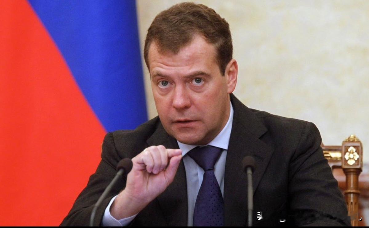 俄梅德韦杰夫表示,将用核动力波塞冬无人潜航器拿比利时做试验场!这不是想让比利时消