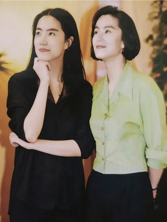 林青霞和她当年的替身算的上最美替身了吧都可以出道的程度了