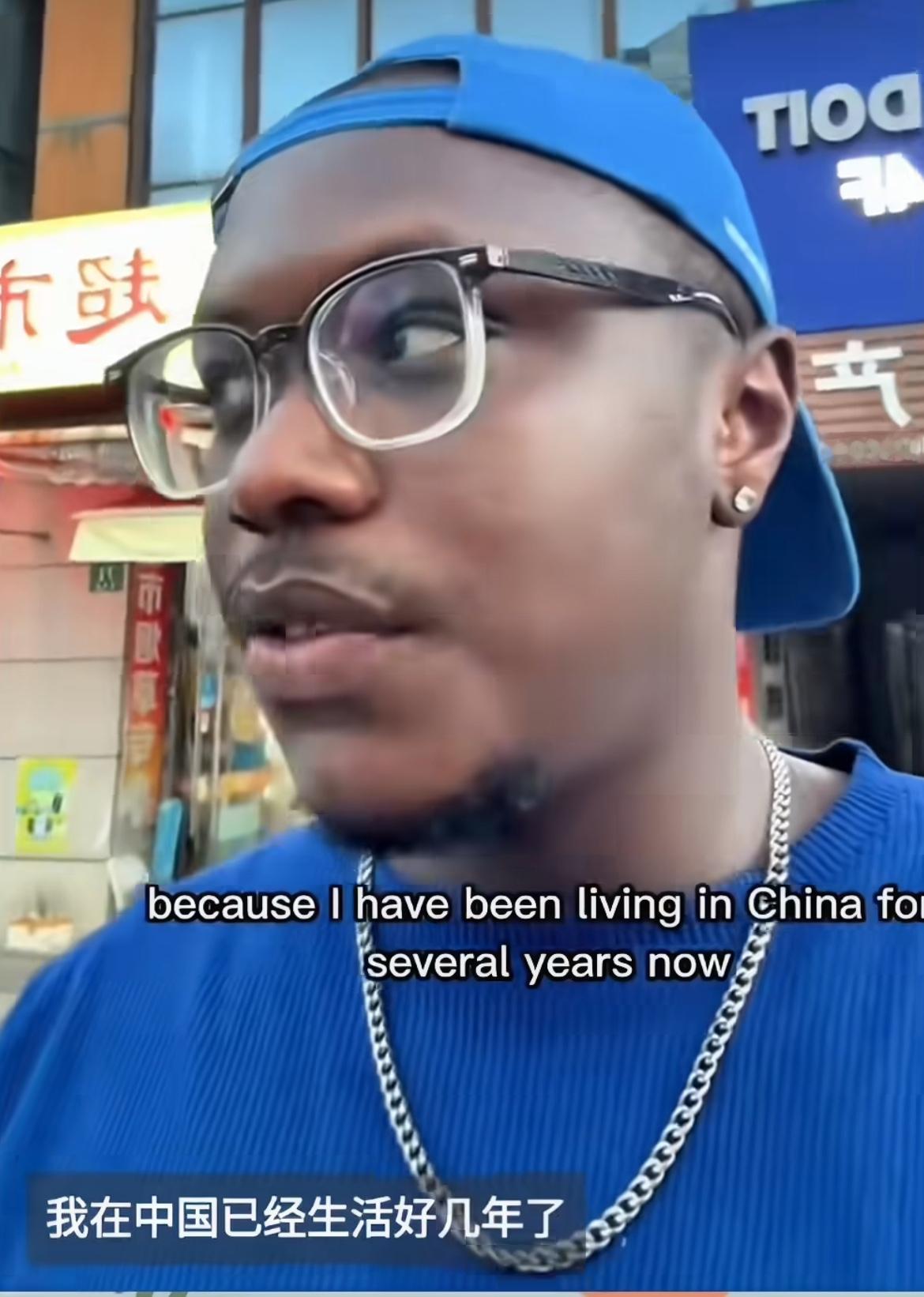 这个博主说：很多非洲人过来中国留学后，不要急着回国或者去其他国家，因为在中国生活