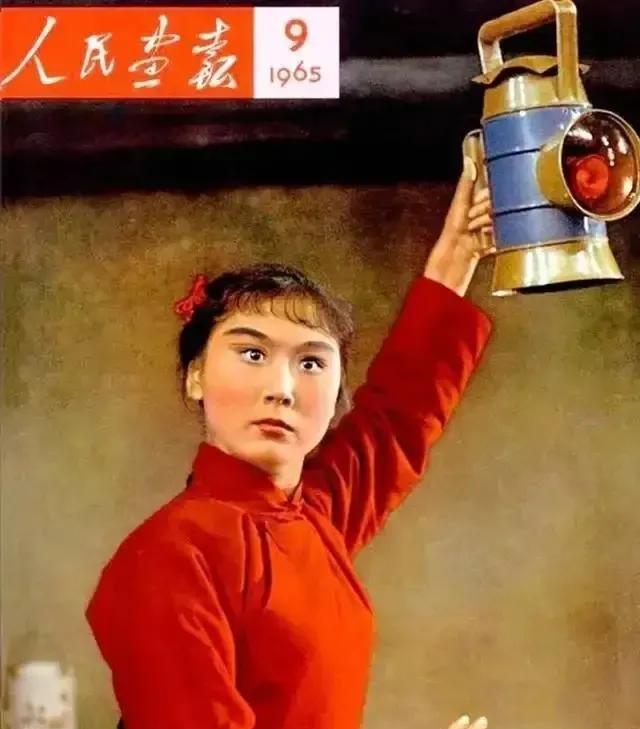 一部颇有影响的中国当代文学史这样写道：“任何企图为‘样板戏’恢复名誉或使之东山再