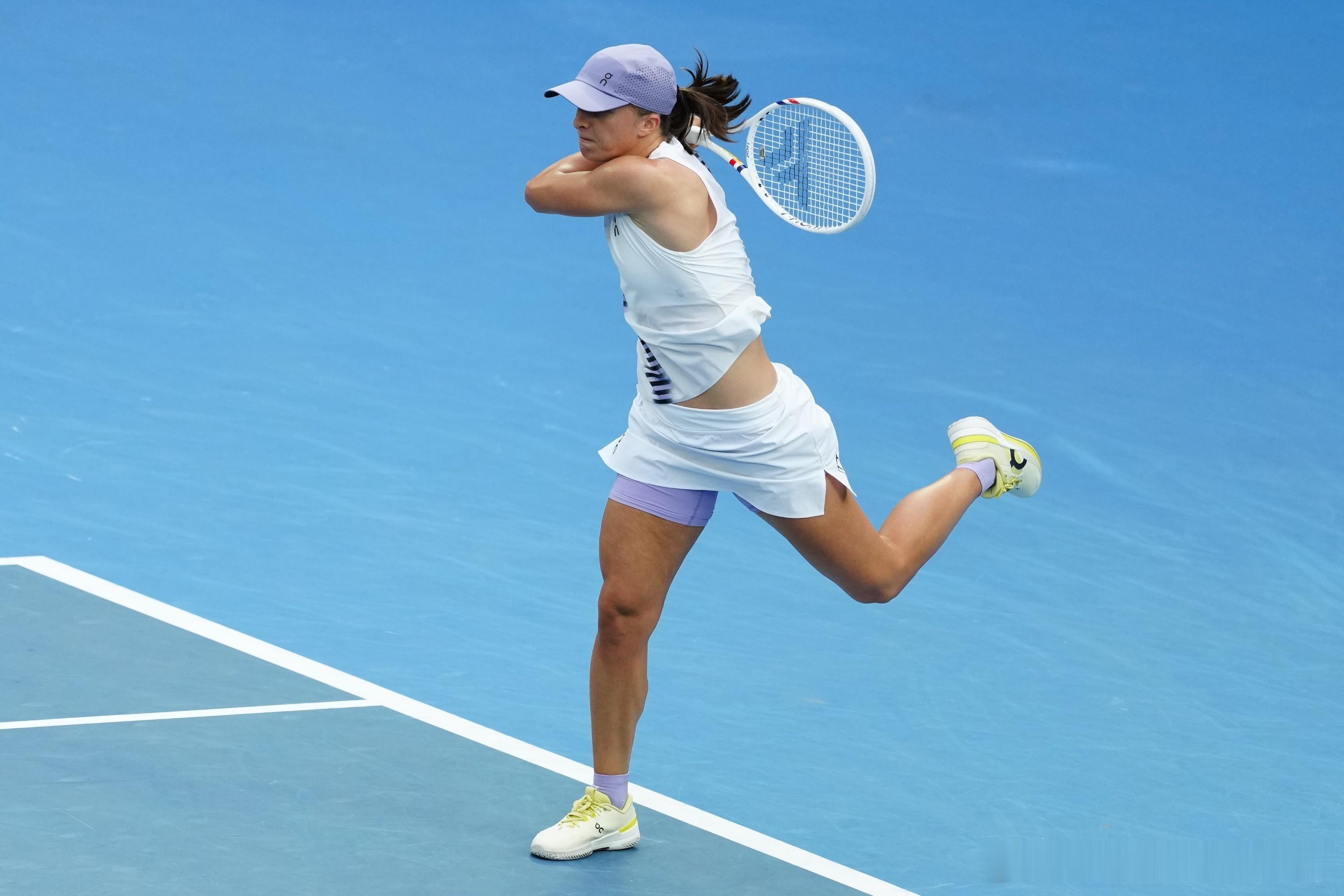 斯瓦泰克7-6/6-3袁悦！苦战啊超过2小时苦战，两个人赛后在网前很欢乐啊袁悦的